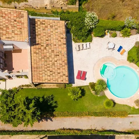 Deluxe * Campofelice Di Roccella