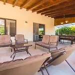 Villa Deluxe *